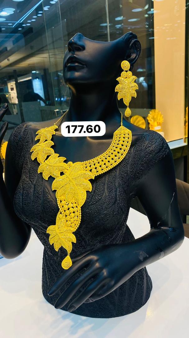 Collier or 21 carats, modèle sobre